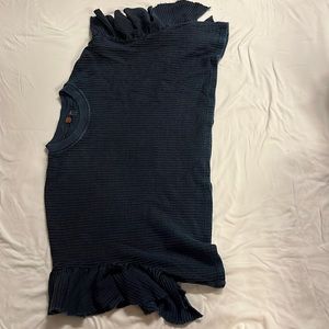 ♥️4/$30 Free People ruffle sleeve cropped top - READ DESCRIPTION